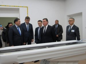 Делегация во главе с Премьер-Министром РК Маминым А.У. и Министром здравоохранения Биртановым Е.А. посетила строящийся новый онкологический диспансер в г. Павлодаре