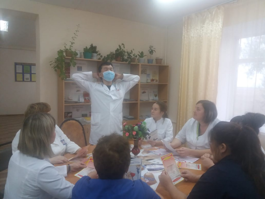  Шарбақты аудандық орталық кітапханасында дөңгелек үстел өтті 